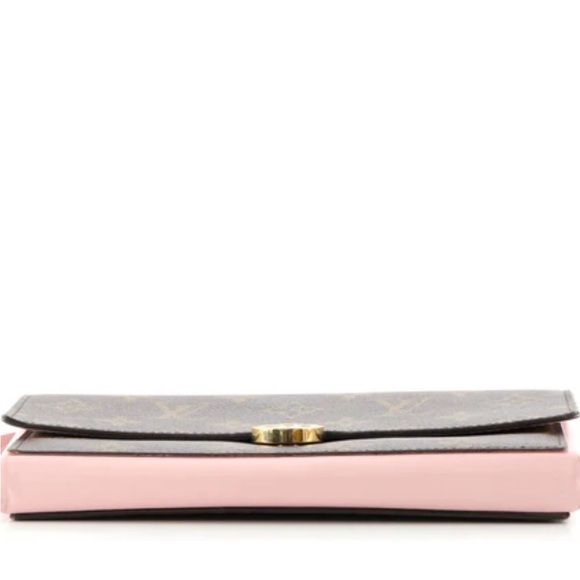 LOUIS VUITTON
Rose Ballerine Monogram
Canvas Flore Wallet - Picture 3 of 12